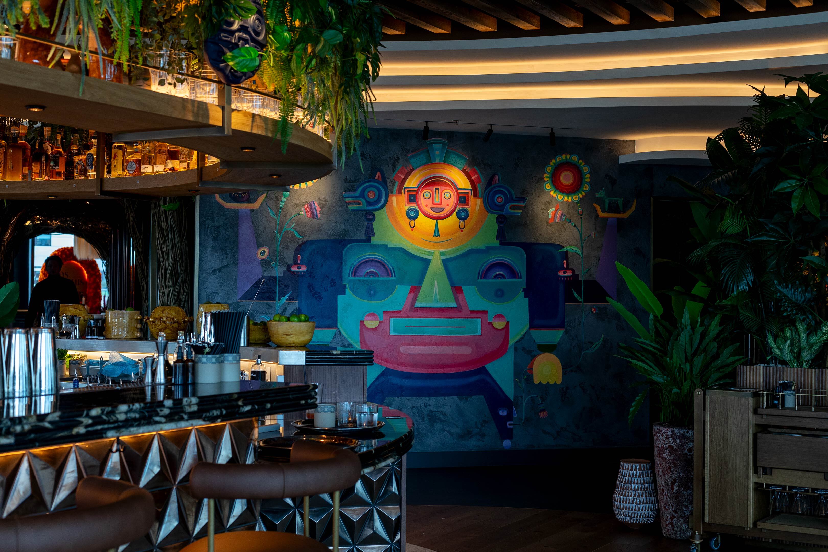 Mural Main Bar